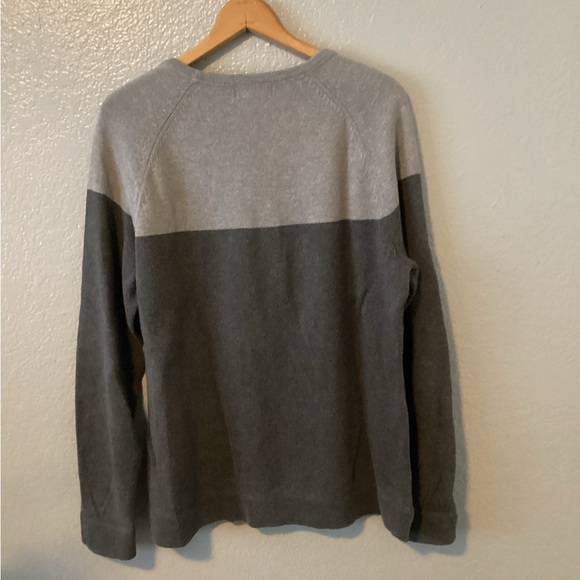 Eddie Bauer Sweater - Picture 3 of 6